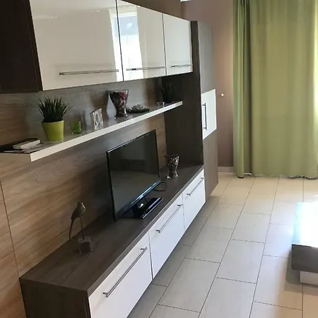Platina Apartman Sarvar