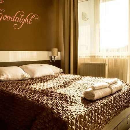 Platina Apartman Apartment *